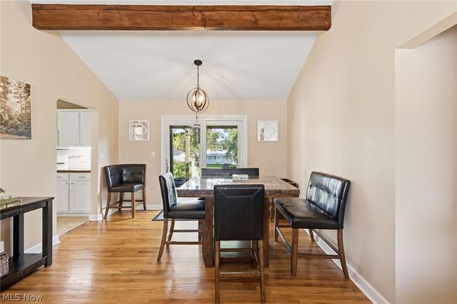 567 Twilight Drive, Seven Hills, OH 44131