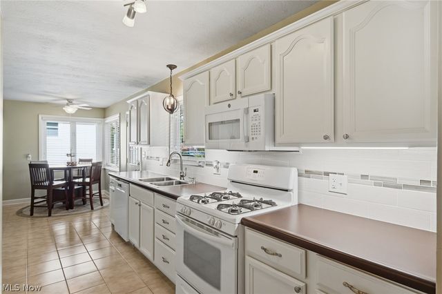 567 Twilight Drive, Seven Hills, OH 44131
