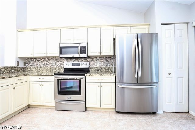 5145 Cobble Creek CT G202, Naples, FL 34110