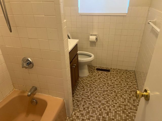 10 Bayberry Dr 2, Sharon, MA 02067