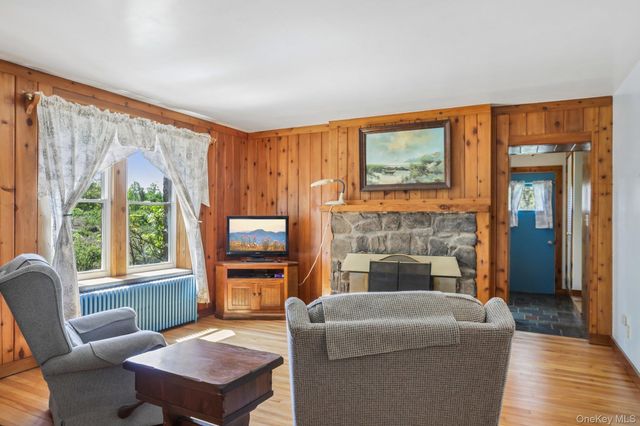 48 Montrose Station Road, Montrose, NY 10548