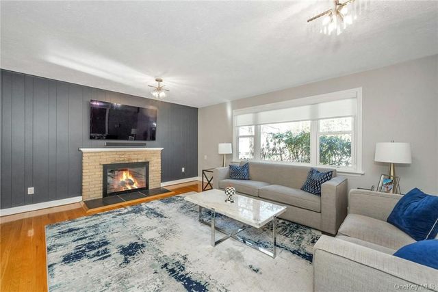 6 Crest Drive, White Plains, NY 10607