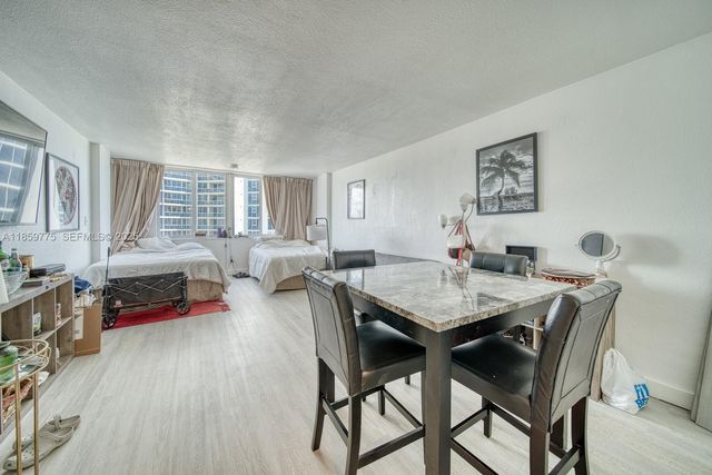 19201 Collins Avenue 822, Sunny Isles Beach, FL 33160