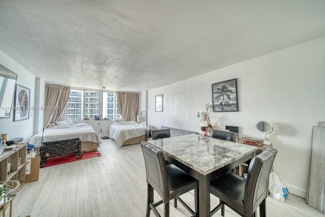 19201 Collins Avenue 822, Sunny Isles Beach, FL 33160