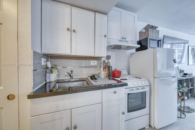 19201 Collins Avenue 822, Sunny Isles Beach, FL 33160