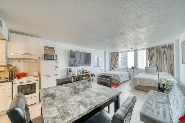 19201 Collins Avenue 822, Sunny Isles Beach, FL 33160