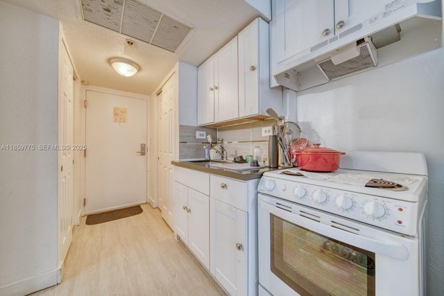 19201 Collins Avenue 822, Sunny Isles Beach, FL 33160