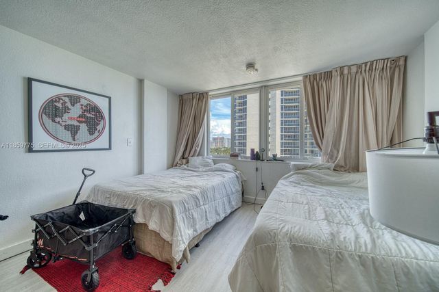 19201 Collins Avenue 822, Sunny Isles Beach, FL 33160