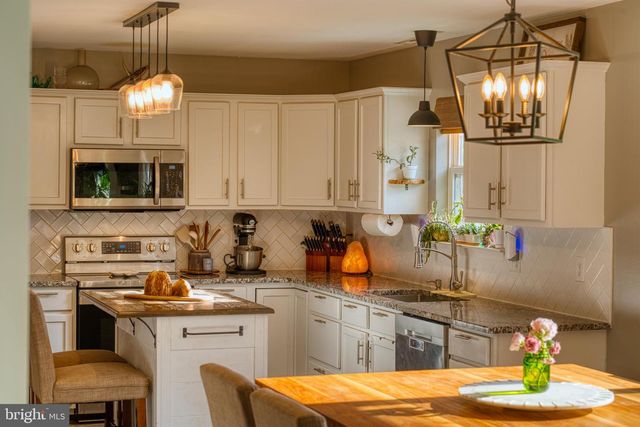 273 W DARBY CIR, Dover, DE 19904