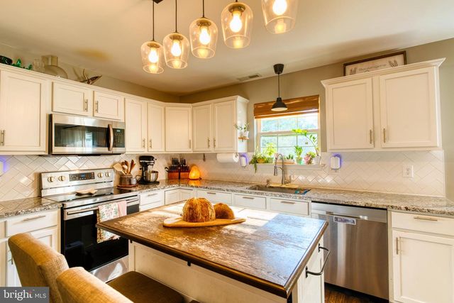 273 W DARBY CIR, Dover, DE 19904