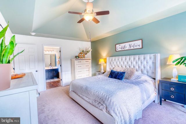 273 W DARBY CIR, Dover, DE 19904