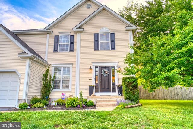 273 W DARBY CIR, Dover, DE 19904