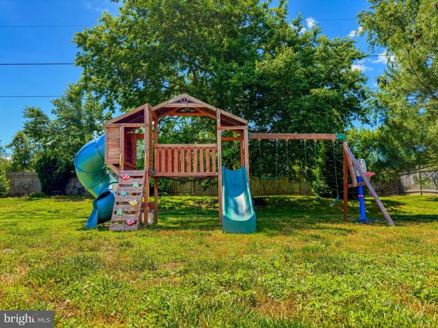 273 W DARBY CIR, Dover, DE 19904
