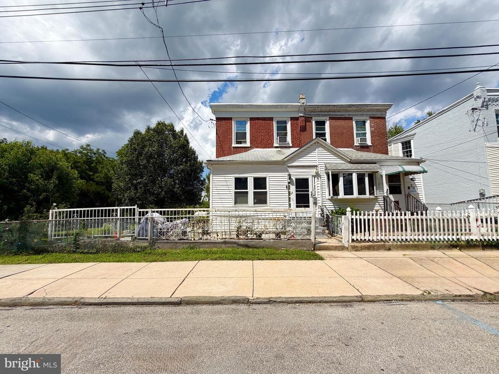 32 S 12TH ST, DARBY, PA 19023 — exterior