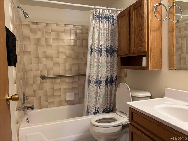 34650 Clarkson Drive W 43, Fraser, MI 48026