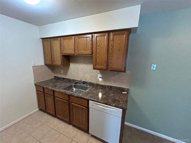 34650 Clarkson Drive W 43, Fraser, MI 48026