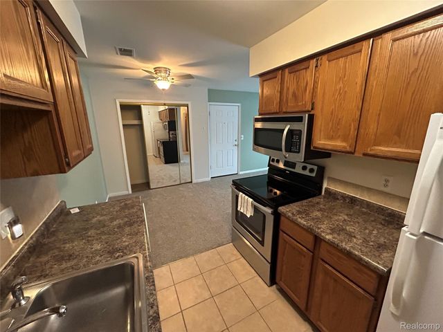 34650 Clarkson Drive W 43, Fraser, MI 48026