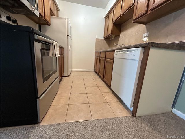 34650 Clarkson Drive W 43, Fraser, MI 48026