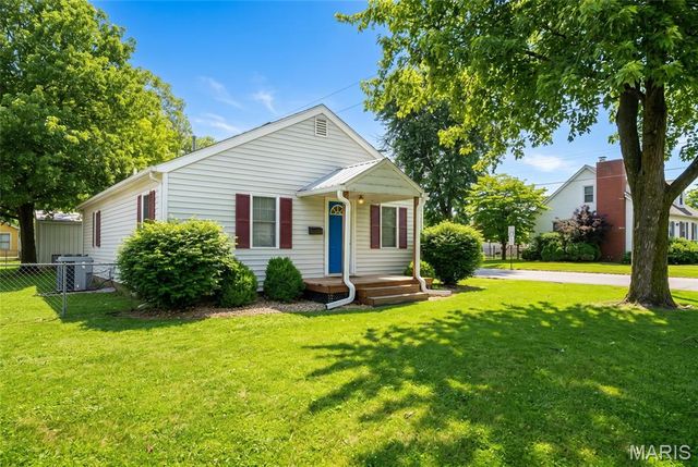 746 N Prairie Street, Bethalto, IL 62010