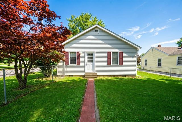746 N Prairie Street, Bethalto, IL 62010