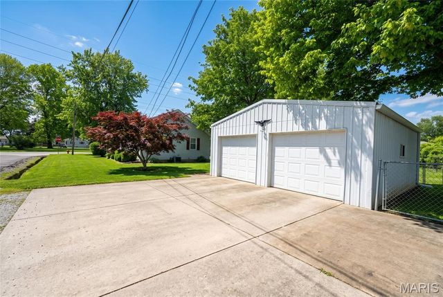 746 N Prairie Street, Bethalto, IL 62010
