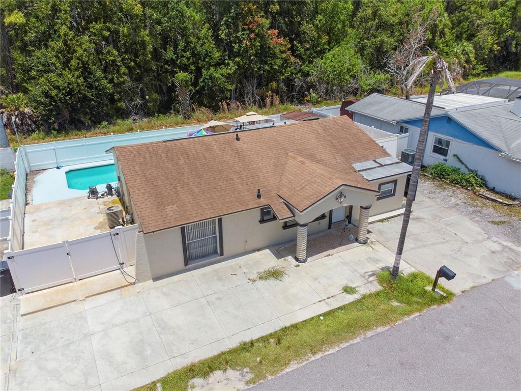 Image 15 of property listing at 10311 ORCHARD HILLS COURT, Tampa, FL 33615