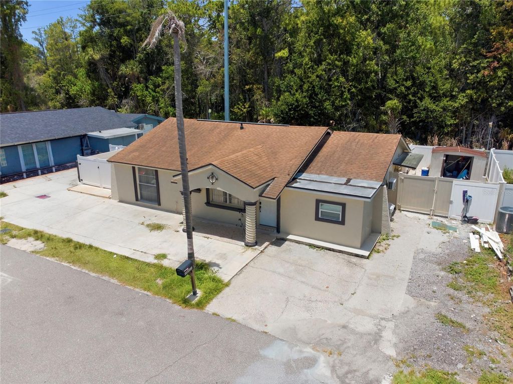 Image 16 of property listing at 10311 ORCHARD HILLS COURT, Tampa, FL 33615