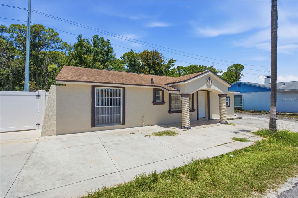 Image 21 of property listing at 10311 ORCHARD HILLS COURT, Tampa, FL 33615