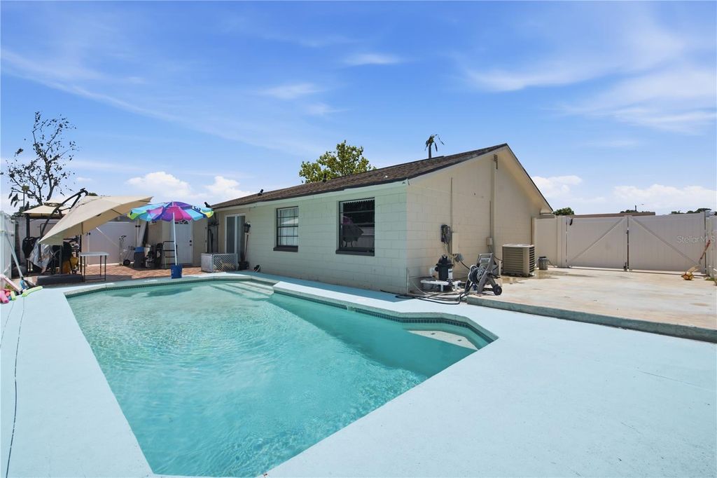 Image 35 of property listing at 10311 ORCHARD HILLS COURT, Tampa, FL 33615