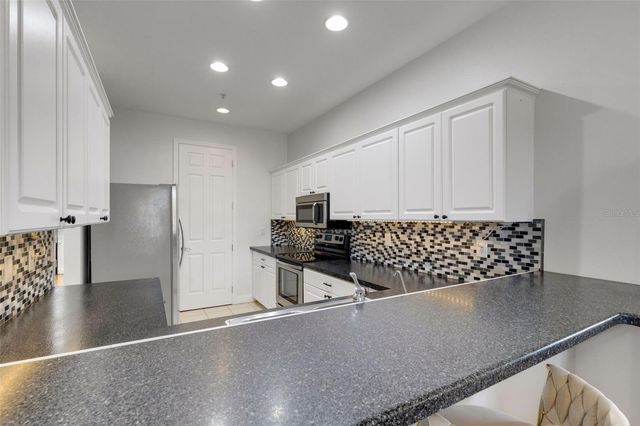 5018 W LANCASTER STREET, Tampa, FL 33616