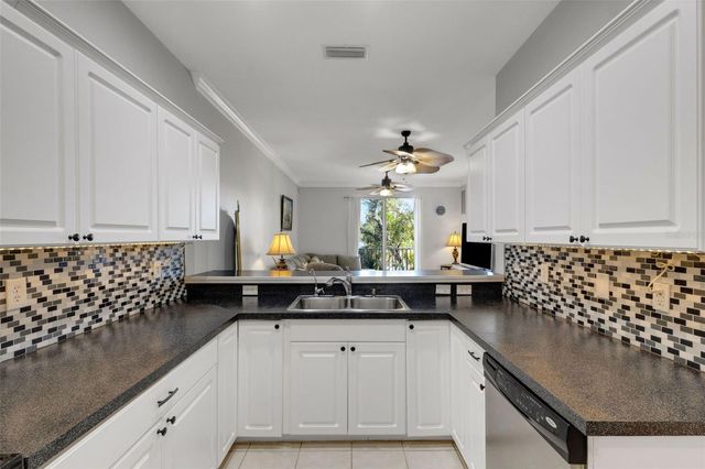 5018 W LANCASTER STREET, Tampa, FL 33616