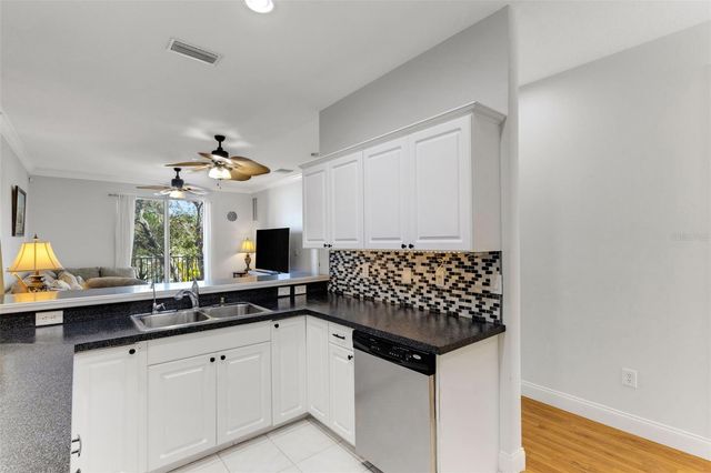 5018 W LANCASTER STREET, Tampa, FL 33616