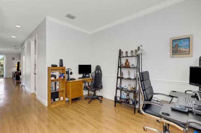 5018 W LANCASTER STREET, Tampa, FL 33616