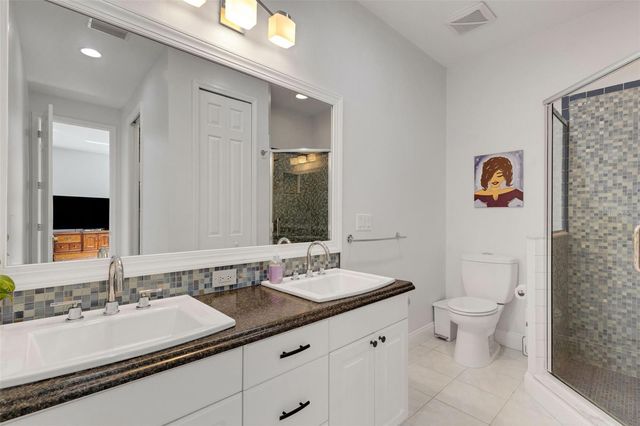 5018 W LANCASTER STREET, Tampa, FL 33616