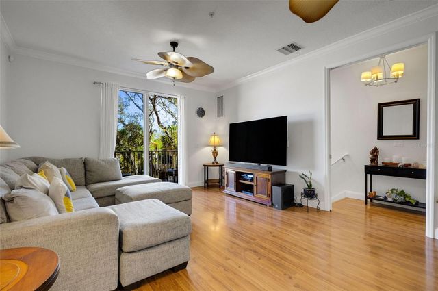 5018 W LANCASTER STREET, Tampa, FL 33616