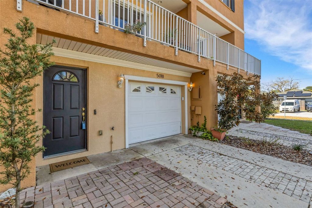 5018 W LANCASTER STREET, Tampa, FL 33616