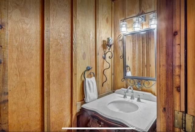 205 Pierce DR, Kingsland, TX 78639