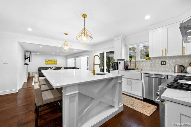 25051 Marshall Street, Dearborn, MI 48124