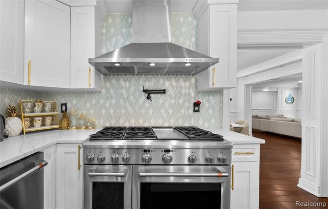 25051 Marshall Street, Dearborn, MI 48124