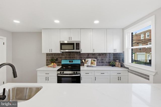 236 HAMPDEN RD, Upper Darby, PA 19082