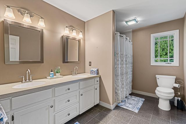 237 Covington Court Sw, Georgetown Twp, MI 49418