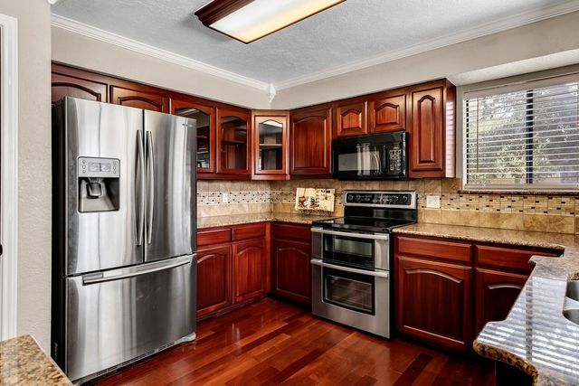 4313 Catfish Dr, Corpus Christi, TX 78410