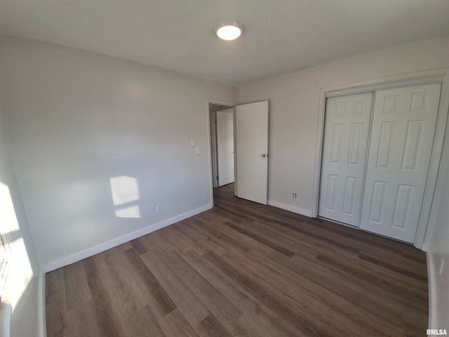 802 Dillard St Street, Eldorado, IL 62930