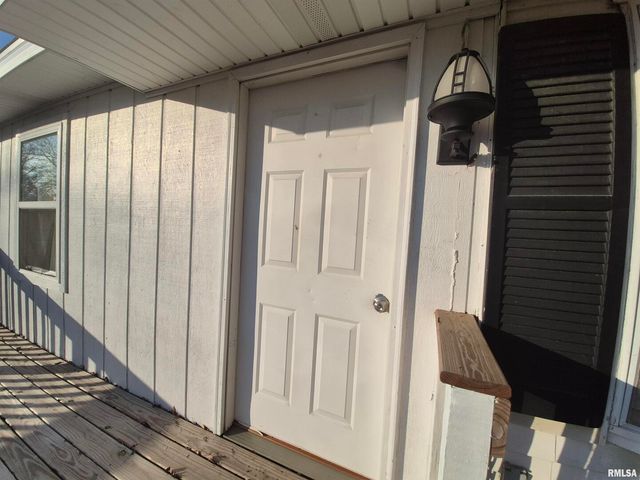 802 Dillard St Street, Eldorado, IL 62930