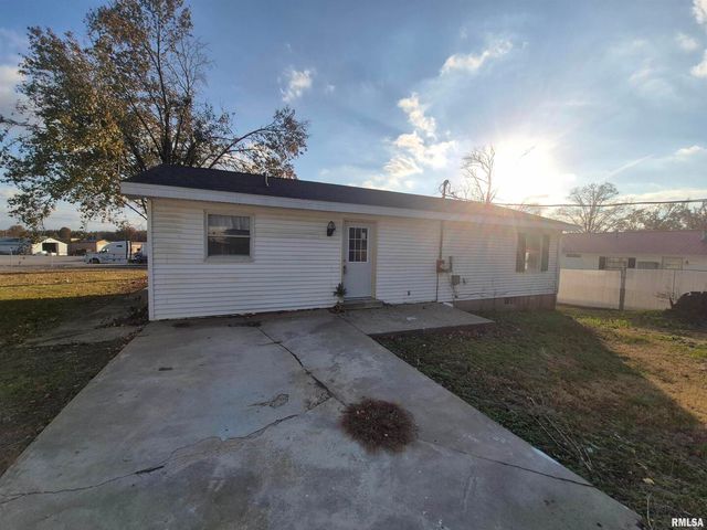 802 Dillard St Street, Eldorado, IL 62930