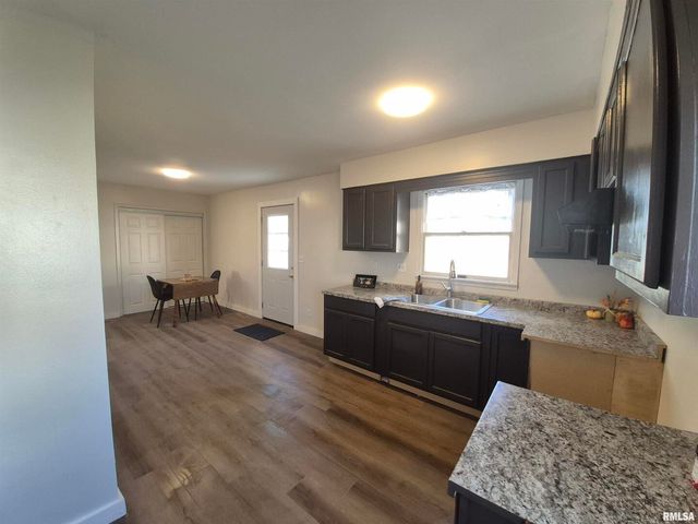 802 Dillard St Street, Eldorado, IL 62930