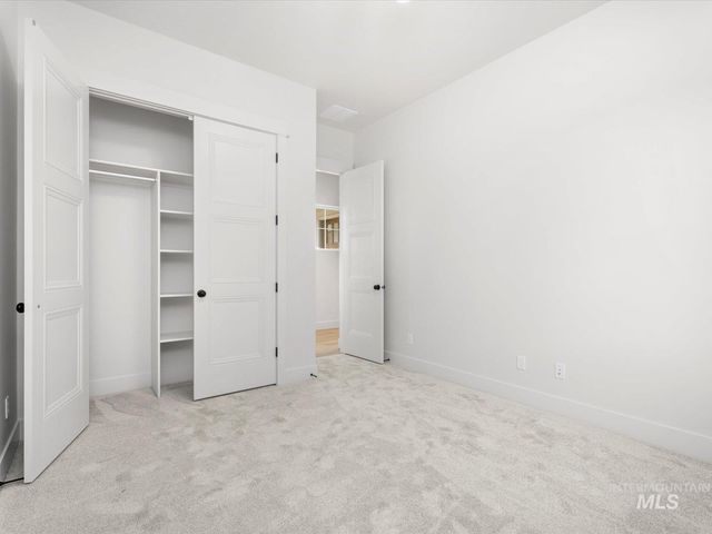 6900 Saddle Bred Way, Star, ID 83669