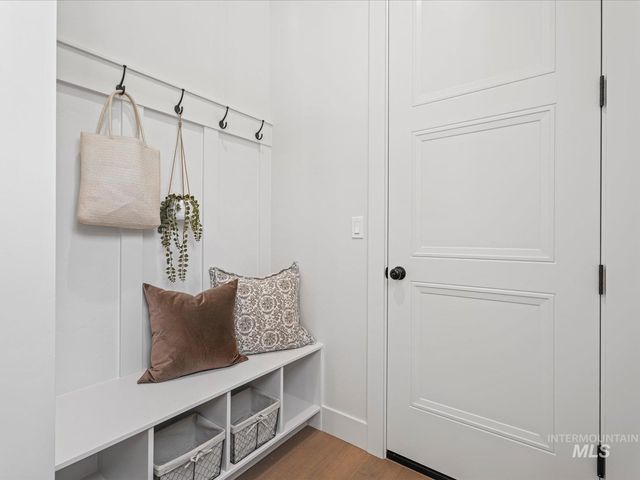 6900 Saddle Bred Way, Star, ID 83669