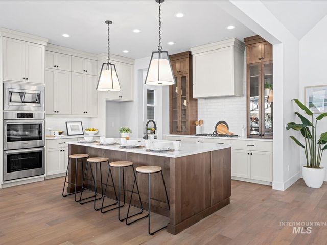 6900 Saddle Bred Way, Star, ID 83669