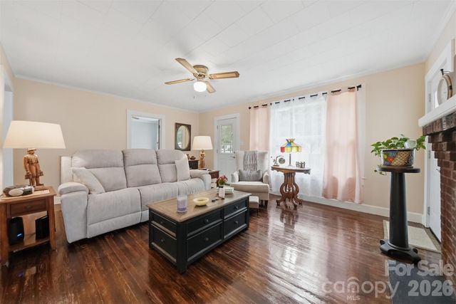 431 W 20th Street, Newton, NC 28658